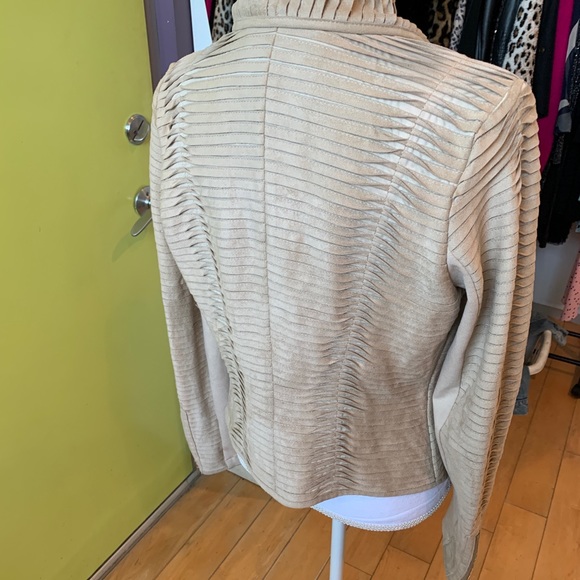 Suede jacket - Picture 8 of 8